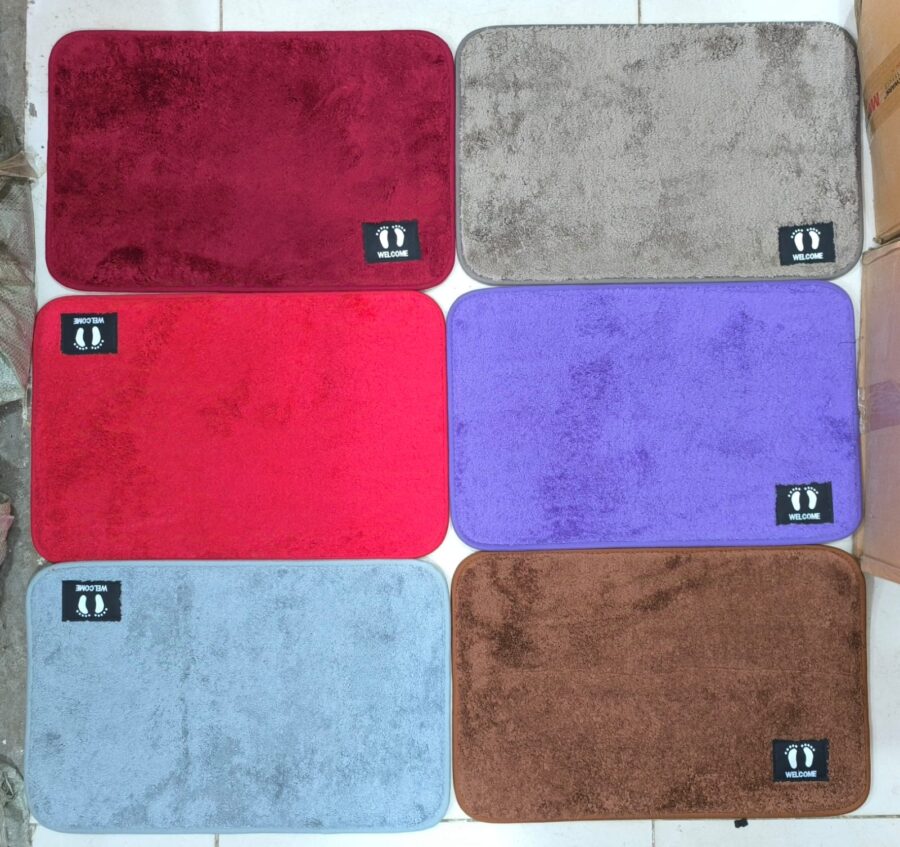 Soft Super Absorbent Bathroom/ door Mat Non-slip 40x60cm (random color) - Image 2