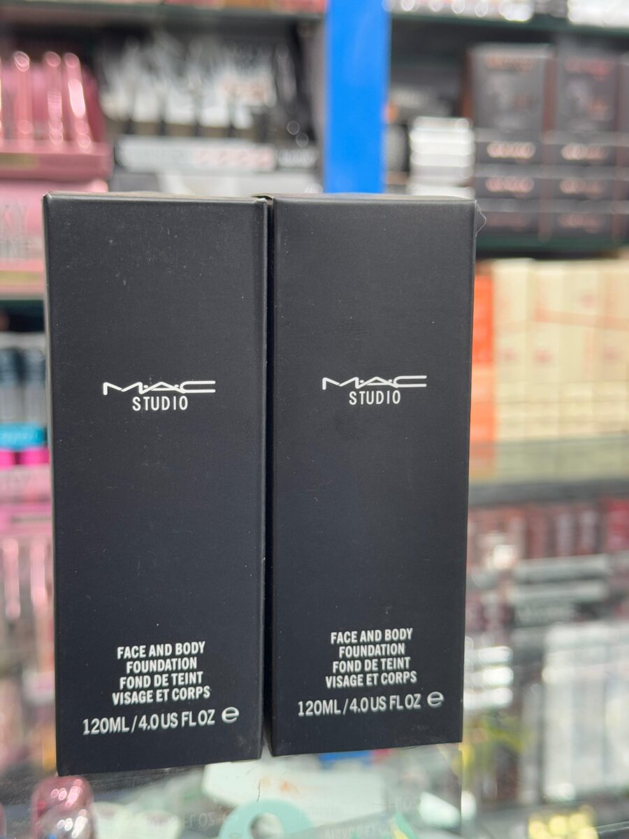 Mac Studio Fix Fluid Liquid foundation With Broad Spectrum SPF 15 Protection. - Image 2